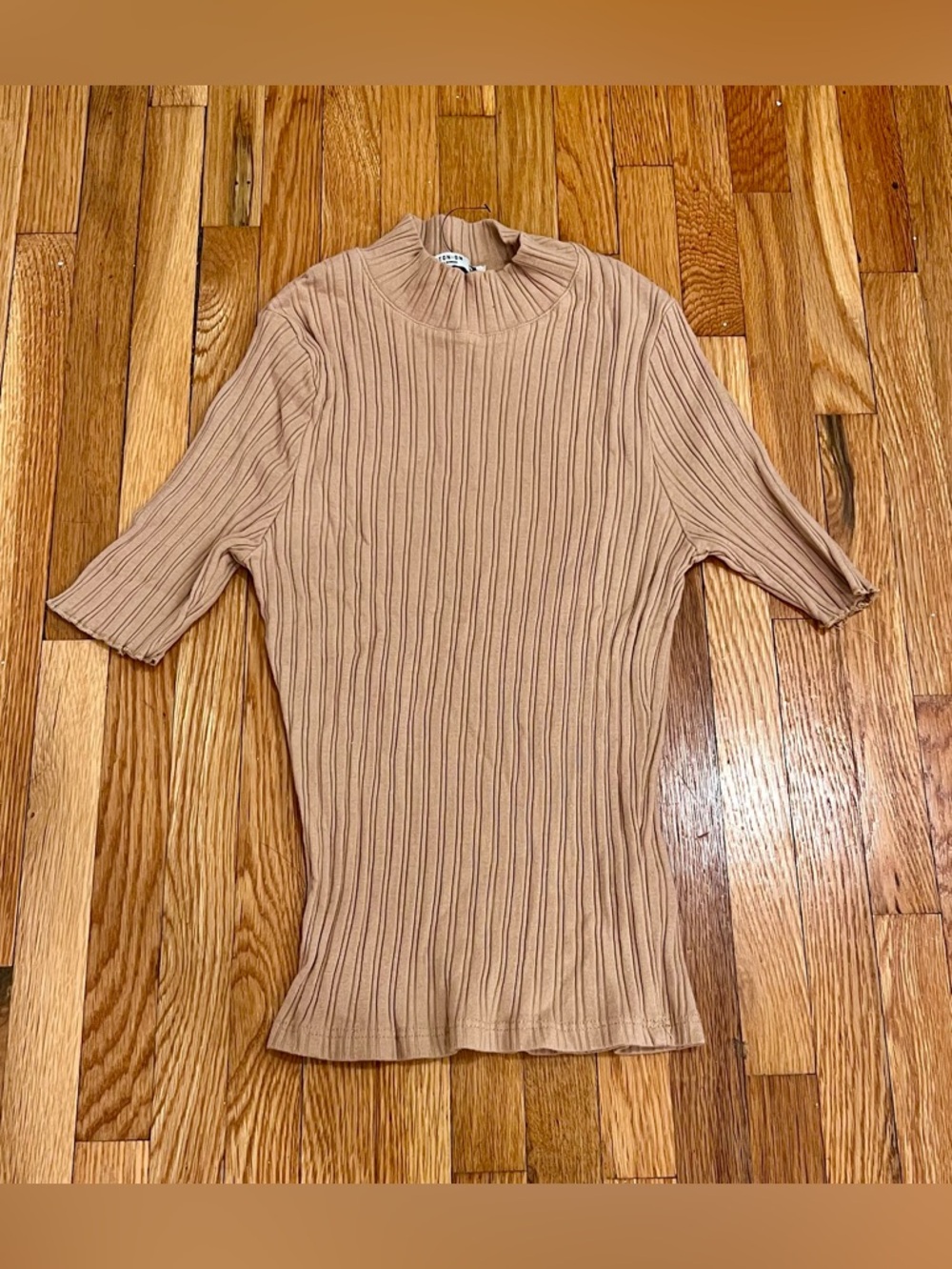 Like New Cotton On tan ribbed mock neck top Size S